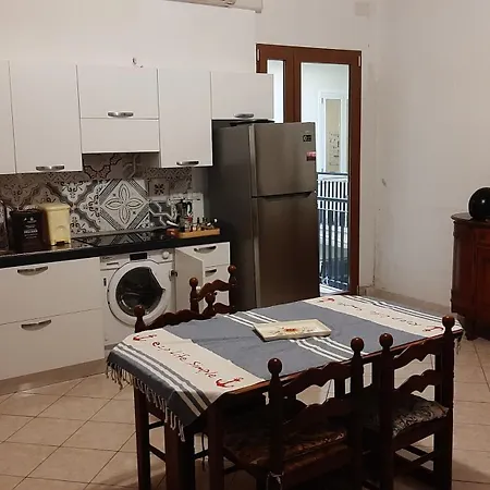 Super Con Uso Cucina 게스트하우스 *